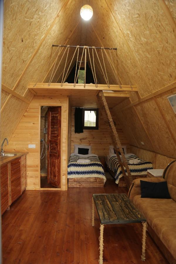 Glamping Wolf Mount Villa Margahovit ภายนอก รูปภาพ