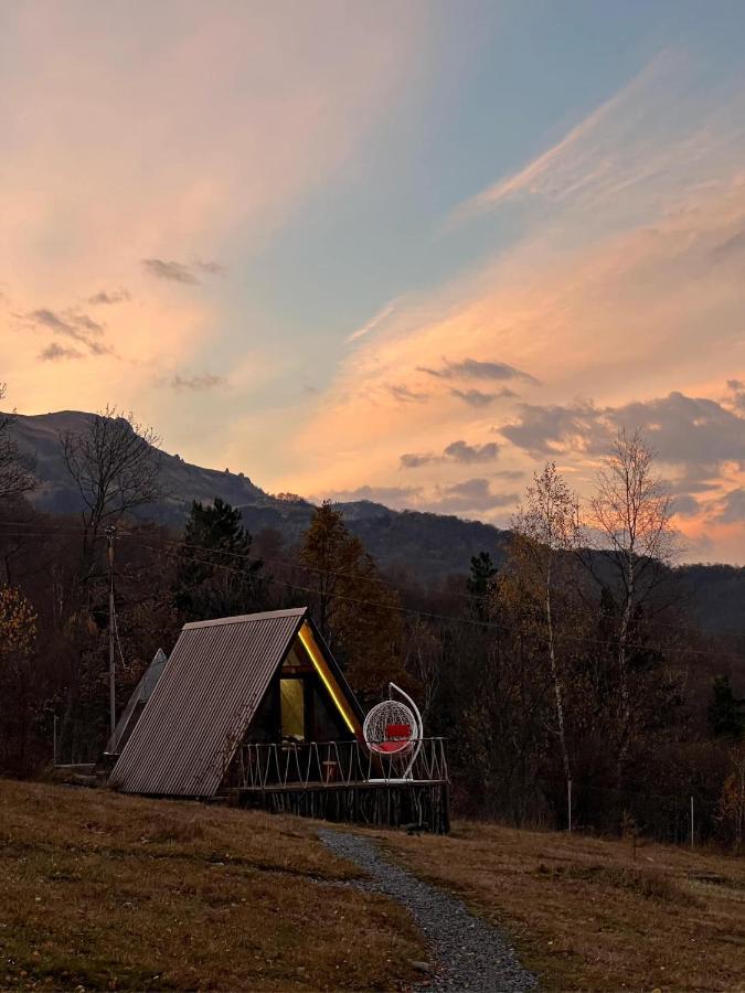Glamping Wolf Mount Villa Margahovit ภายนอก รูปภาพ