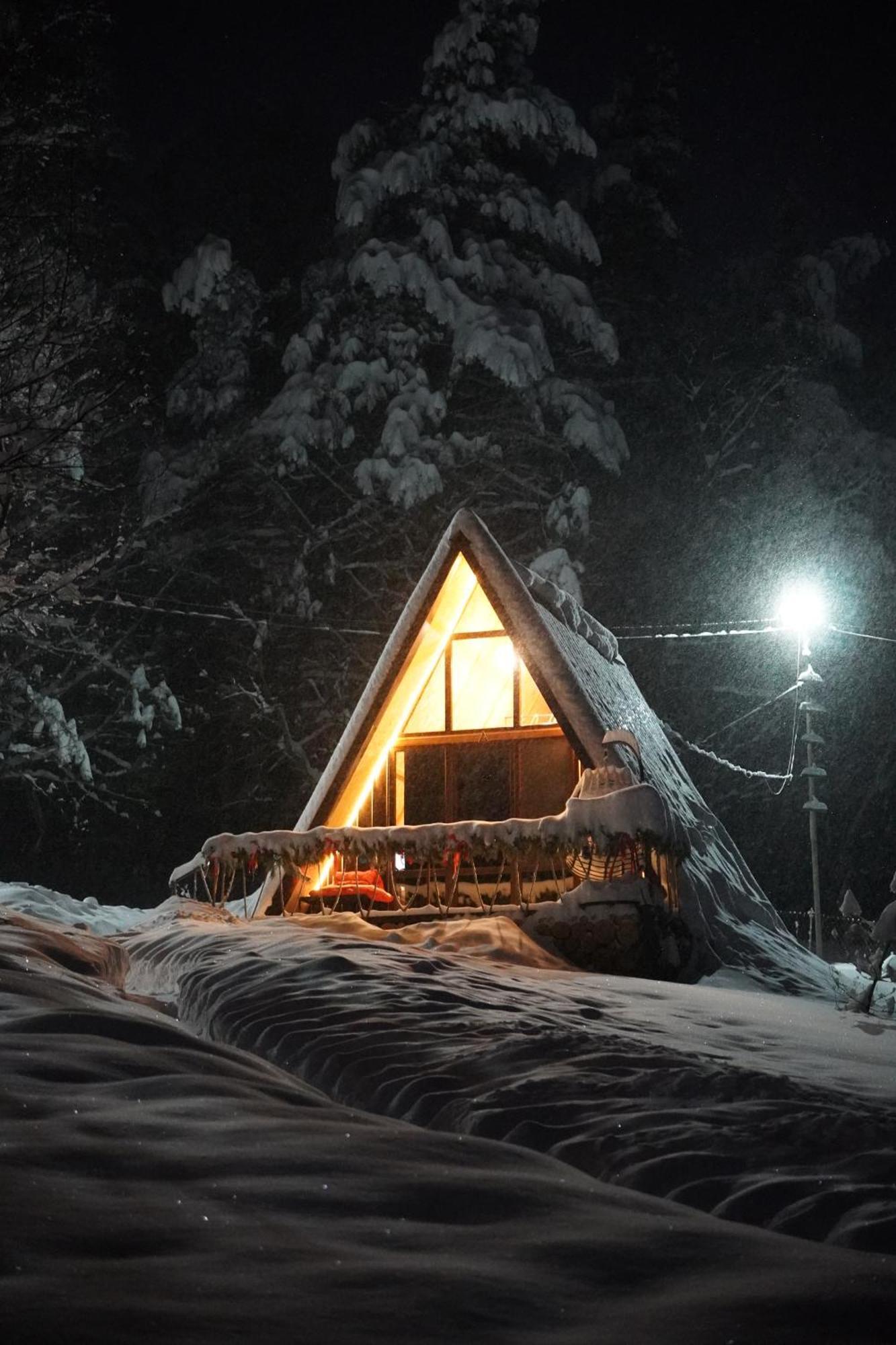 Glamping Wolf Mount Villa Margahovit ภายนอก รูปภาพ